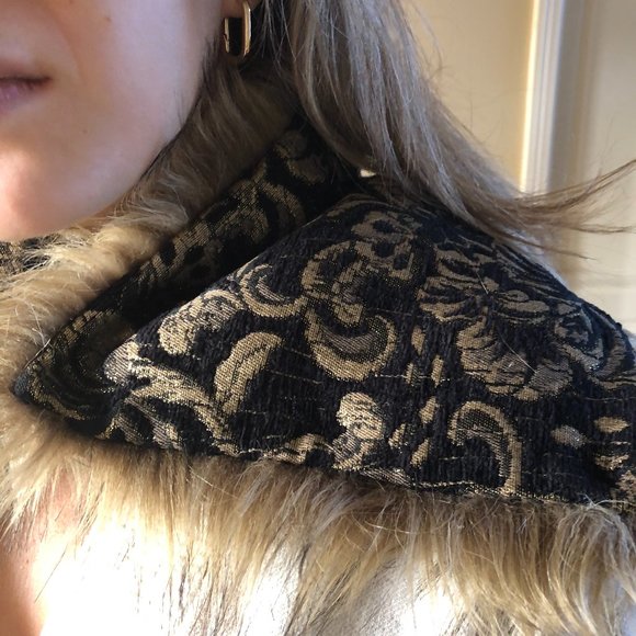 Club Monaco Fur Collar Scarf - Picture 8 of 8